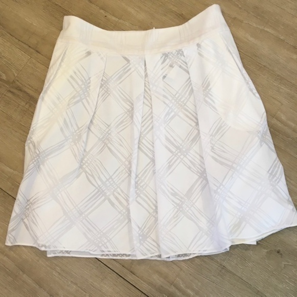 NWT Express White Pleated Skirt Size 12
